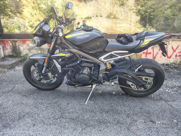 Triumph street triple rs 765