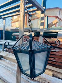 Lampada in ferro battuto per esterno