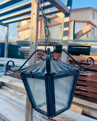 Lampada in ferro battuto per esterno