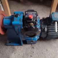 Perfettamente funzionante motoriduttore 380 wolt.