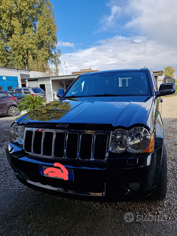 Jeep Grand Cherokee tenuta maniacalmente