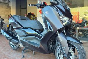 YAMAHA X-MAX 300