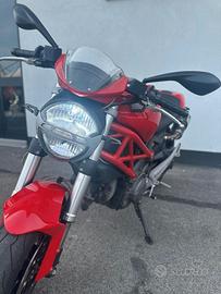 Ducati Monster 696