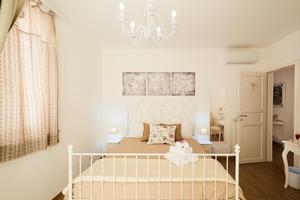 Camere Singole con Bagno Privato-Giardini Iblei