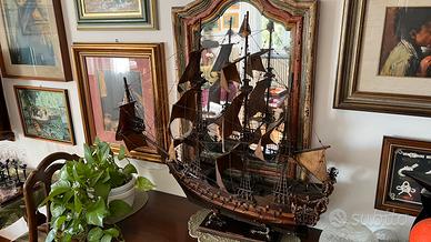 Veliero in legno antico