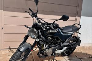 Moto Husqvarna Svartpilen 125 - 2021 - 5000km