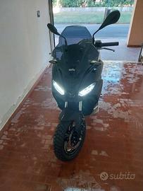 Scooter Aprilia SR GT 200