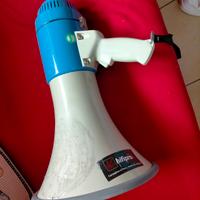 Megafono a batterie 