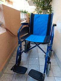 Sedia a rotelle pieghevole