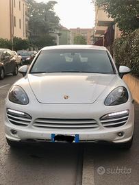 Porsche Cayenne S gts 2013