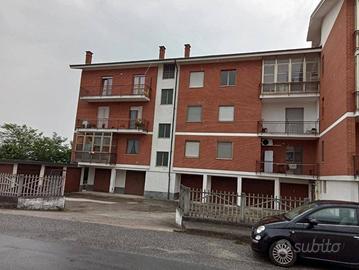Immobile in asta di 103 m² con 3 locali e box auto