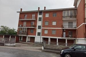 Immobile in asta di 103 m² con 3 locali e box auto