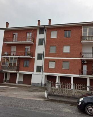 Immobile in asta di 103 m² con 3 locali e box auto