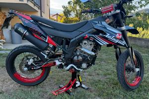 Moto motard  125