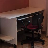 Scrivania + sedia da ufficio