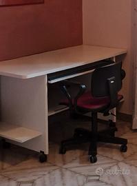 Scrivania + sedia da ufficio