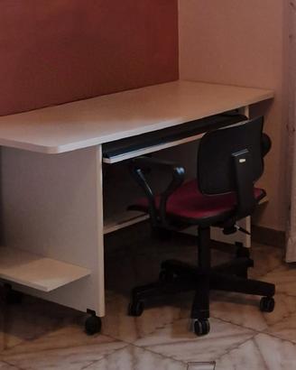 Scrivania + sedia da ufficio