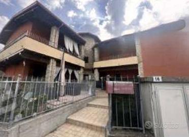 Immobile in asta di 99 m² con 2 locali e box auto 
