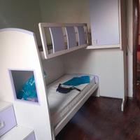 Cameretta ad angolo, due posti letto con scaletta