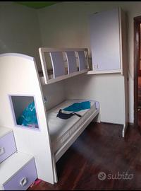Cameretta ad angolo, due posti letto con scaletta
