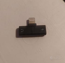 Adattatore audio e ricarica IPhone