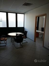 Ufficio nuovo arredato