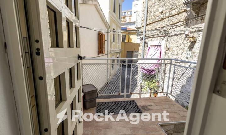 BILOCALE NEL CENTRO STORICO