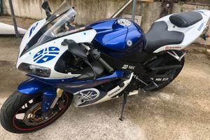 YAMAHA YZF R1 anno 2004