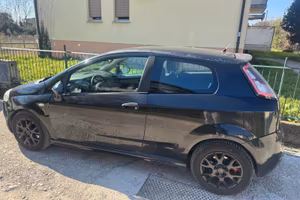 Fiat grande punto 1.9 JTD 130 cv- 1100€