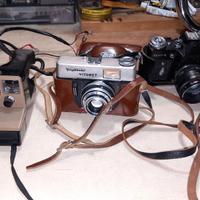 Macchine vintage Voigtländer, Polaroid e Zenit-E