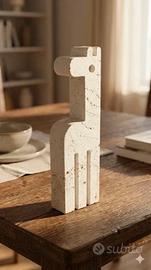 Giraffa in travertino stile Enzo Mari