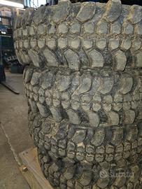 4 gomme da fuoristrada marchiate 195/15