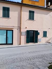 Trilocare in buono stato a varano