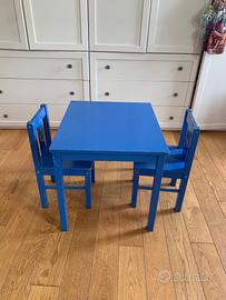 Tavolino blu in legno per bambini