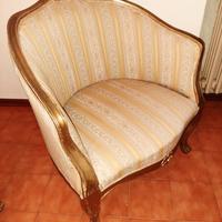 Poltroncina ‘a pozzetto’ in stile Neoclassico
