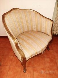 Poltroncina ‘a pozzetto’ in stile Neoclassico