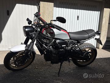 Yamaha xsr700 x-tribute
