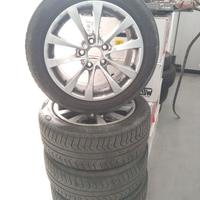 Cerchi in lega BMW da 17 gommati Pirelli M+S