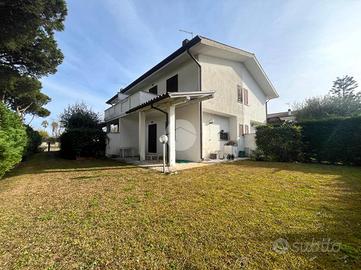 PORZIONE DI QUADRIFAMILIARE A SABAUDIA