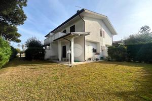 PORZIONE DI QUADRIFAMILIARE A SABAUDIA