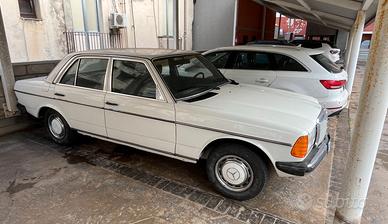 Mercedes W123 230 E