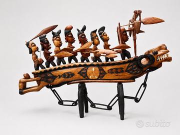 Grande scultura tribale in legno intagliata a mano