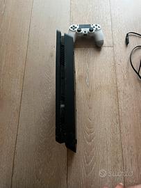 Playstation 4 slim