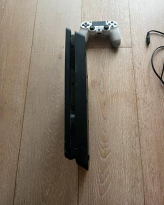 Playstation 4 slim