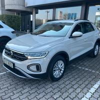 Volkswagen T-Roc 1.0 tsi Life 110cv NEOPATENTATI O