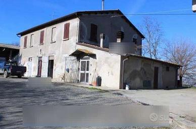 Complesso immobiliare a Meldola (FC)