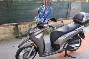 scooter Honda SH 350