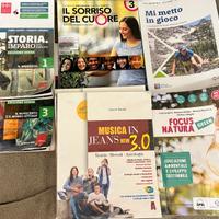 Libri Scuola Media (Tangram, GEO2030, Storia etc.)