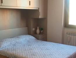 Stanza con letto matrimoniale