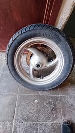 cerchio da 13  completo di gomma come in foto 